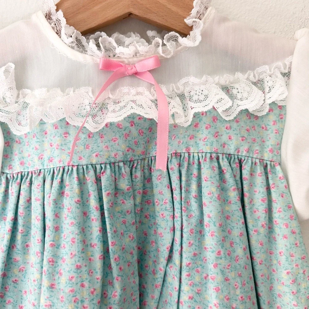 Vintage 1980s 18 Months Floral Lace Ruffles Dress with Bloomers - Picture 4 of 10